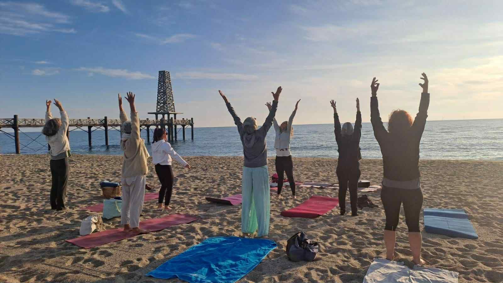 yoga plage gab -b8a1964d84e34cf3b74a0a904c76c4fe